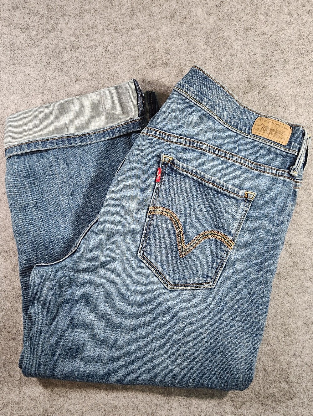 Levi's 515 Light Blue Cropped Capri Women's Jeans with Rolled Cuffs Size 10 - Picture 4 of 11